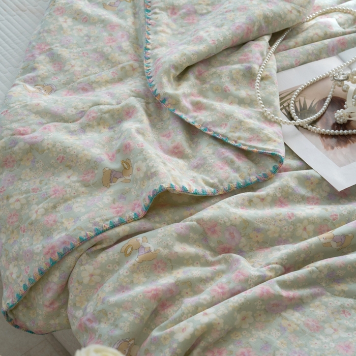 91家纺网 家纺一手货源 找家纺 洋铭区（原狠狠爱） 2025新款贝壳彩边双层纱夏被被子被芯 紫粉小兔