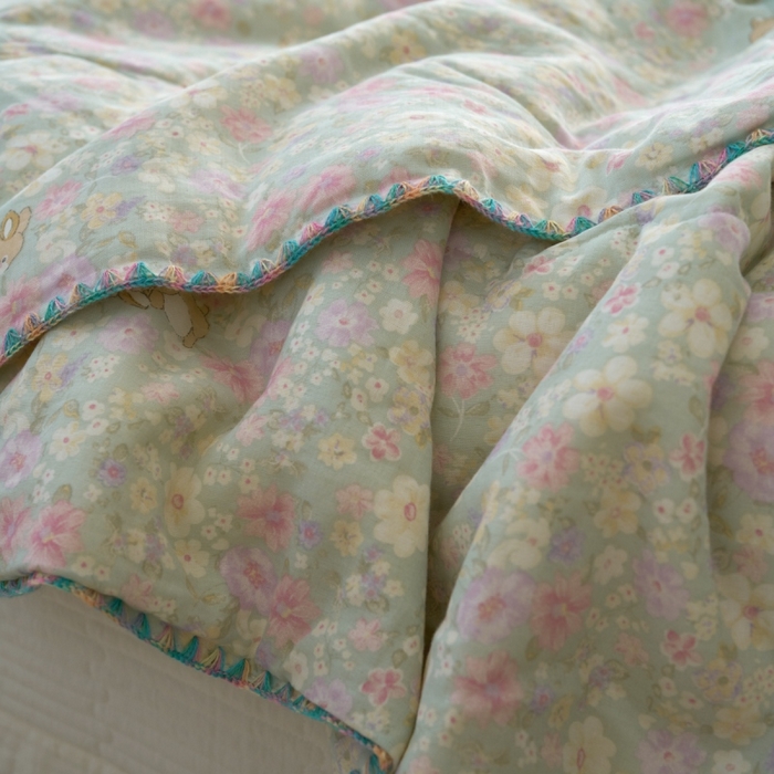 91家纺网 家纺一手货源 找家纺 洋铭区（原狠狠爱） 2025新款贝壳彩边双层纱夏被被子被芯 紫粉小兔