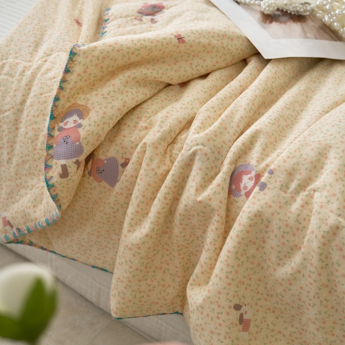 91家纺网 家纺一手货源 找家纺 洋铭区（原狠狠爱） 2025新款贝壳彩边双层纱夏被被子被芯 小花姑娘