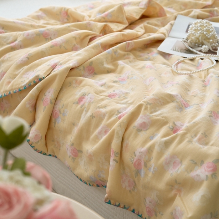 91家纺网 家纺一手货源 找家纺 洋铭区（原狠狠爱） 2025新款贝壳彩边双层纱夏被被子被芯 莫奈庄园