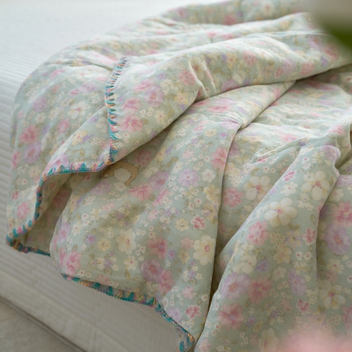 91家纺网 家纺一手货源 找家纺 洋铭区（原狠狠爱） 2025新款贝壳彩边双层纱夏被被子被芯 紫粉小兔