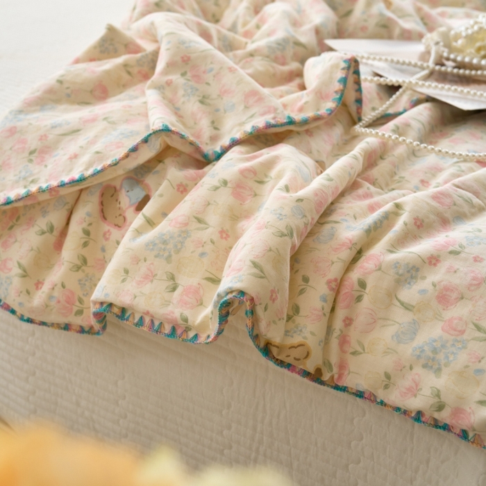 91家纺网 家纺一手货源 找家纺 洋铭区（原狠狠爱） 2025新款贝壳彩边双层纱夏被被子被芯 花花狗