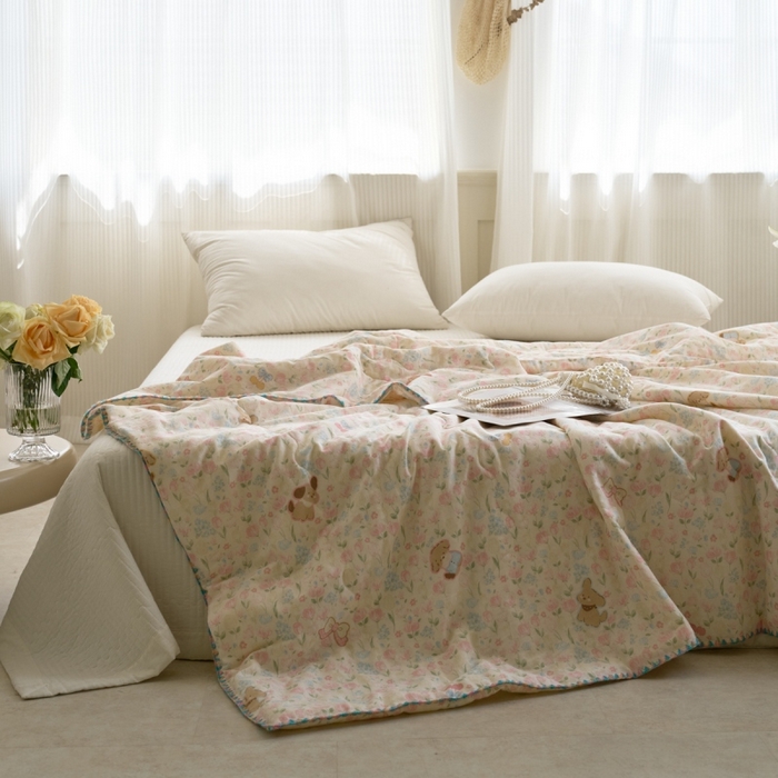 91家纺网 家纺一手货源 找家纺 洋铭区（原狠狠爱） 2025新款贝壳彩边双层纱夏被被子被芯 花花狗