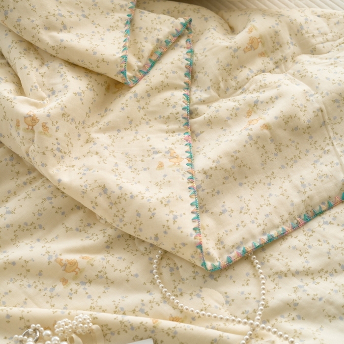 91家纺网 家纺一手货源 找家纺 洋铭区（原狠狠爱） 2025新款贝壳彩边双层纱夏被被子被芯 兰花鸭鸭