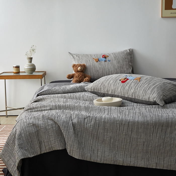 91家纺网 家纺一手货源 找家纺 怡家居 2025新款色织大提花腊肠狗夏被夏凉被空调被四件套 夏被-黑条腊肠狗