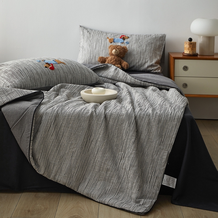 91家纺网 家纺一手货源 找家纺 怡家居 2025新款色织大提花腊肠狗夏被夏凉被空调被四件套 夏被-黑条腊肠狗