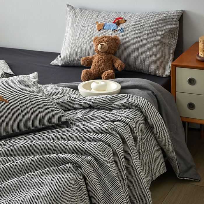 91家纺网 家纺一手货源 找家纺 怡家居 2025新款色织大提花腊肠狗夏被夏凉被空调被四件套 夏被-黑条腊肠狗