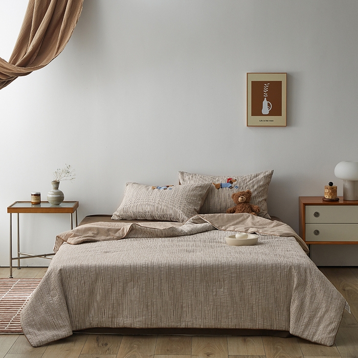 91家纺网 家纺一手货源 找家纺 怡家居 2025新款色织大提花腊肠狗夏被夏凉被空调被四件套 夏被-咖条腊肠狗