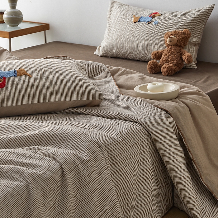 91家纺网 家纺一手货源 找家纺 怡家居 2025新款色织大提花腊肠狗夏被夏凉被空调被四件套 夏被-咖条腊肠狗