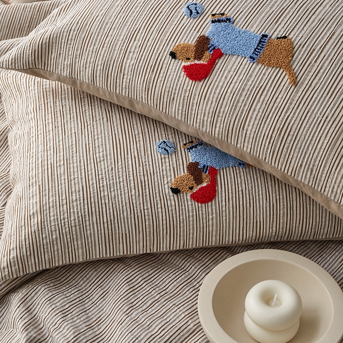 91家纺网 家纺一手货源 找家纺 怡家居 2025新款色织大提花腊肠狗夏被夏凉被空调被四件套 夏被-咖条腊肠狗