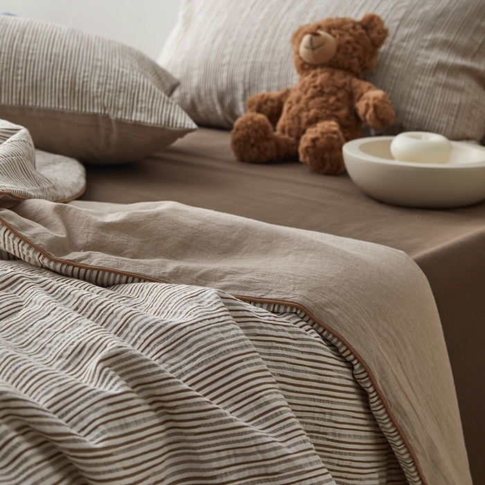 91家纺网 家纺一手货源 找家纺 怡家居 2025新款色织大提花腊肠狗夏被夏凉被空调被四件套 夏被-咖条腊肠狗