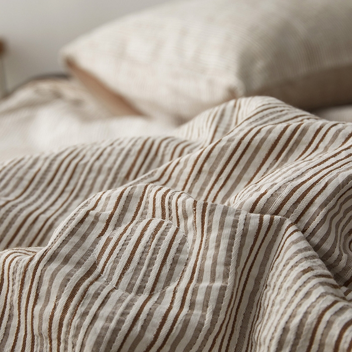 91家纺网 家纺一手货源 找家纺 怡家居 2025新款色织大提花腊肠狗夏被夏凉被空调被四件套 夏被-咖条腊肠狗