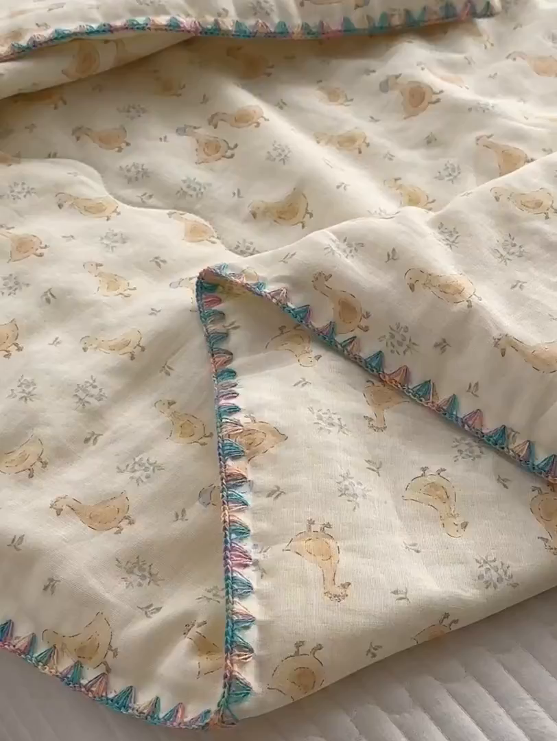 91家纺网 家纺一手货源 找家纺 洋铭区（原狠狠爱） 2025新款贝壳彩边双层纱夏被被子被芯 小黄鸭