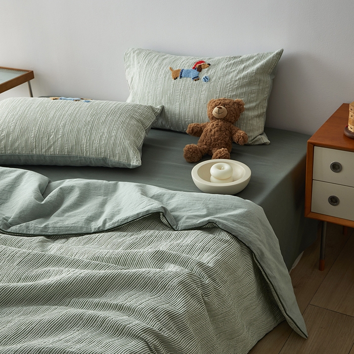 91家纺网 家纺一手货源 找家纺 怡家居 2025新款色织大提花腊肠狗夏被夏凉被空调被四件套 夏被-绿条腊肠狗