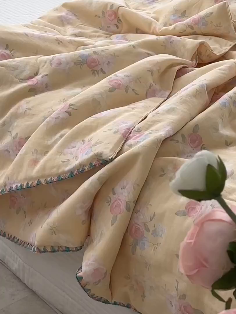 91家纺网 家纺一手货源 找家纺 洋铭区（原狠狠爱） 2025新款贝壳彩边双层纱夏被被子被芯 莫奈庄园