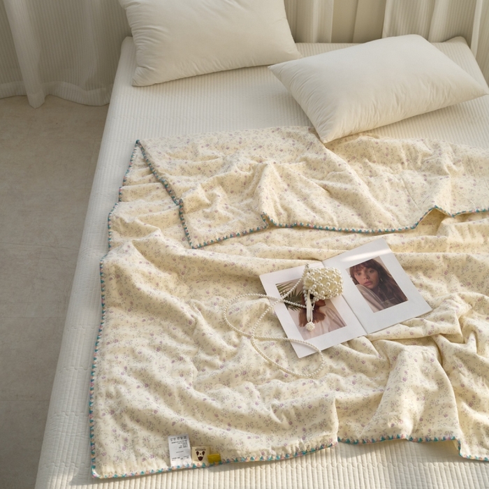 91家纺网 家纺一手货源 找家纺 洋铭区（原狠狠爱） 2025新款贝壳彩边双层纱夏被被子被芯 紫花枝