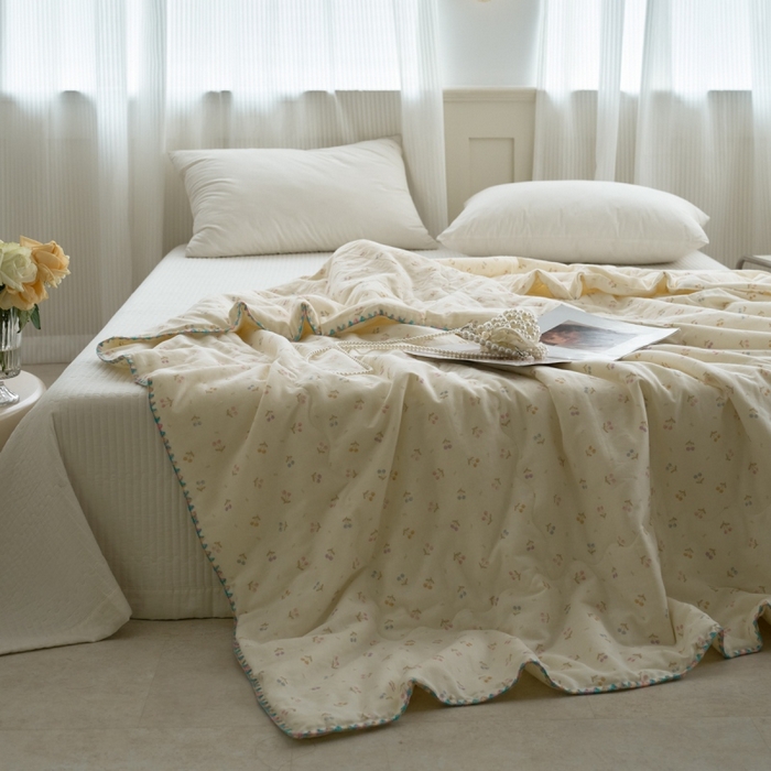 91家纺网 家纺一手货源 找家纺 洋铭区（原狠狠爱） 2025新款贝壳彩边双层纱夏被被子被芯 樱桃萌萌