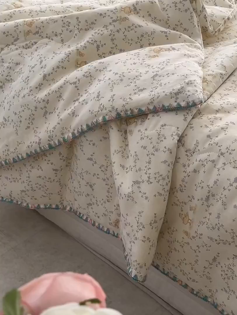 91家纺网 家纺一手货源 找家纺 洋铭区（原狠狠爱） 2025新款贝壳彩边双层纱夏被被子被芯 兰花鸭鸭