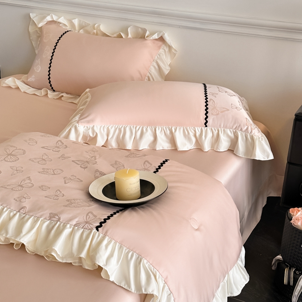 91家纺网 家纺一手货源 找家纺 米彩家纺 2025新款A类水洗真丝亮光浮雕洛丽塔夏被夏凉被空调被四件套 金香槟