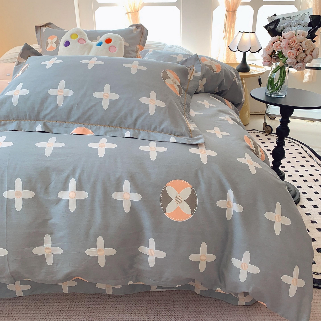 91家纺网 家纺一手货源 找家纺 莱豫家纺 2025新款亲肤舒适小清新印花全棉纯棉四件套-第二批 巴黎世家灰