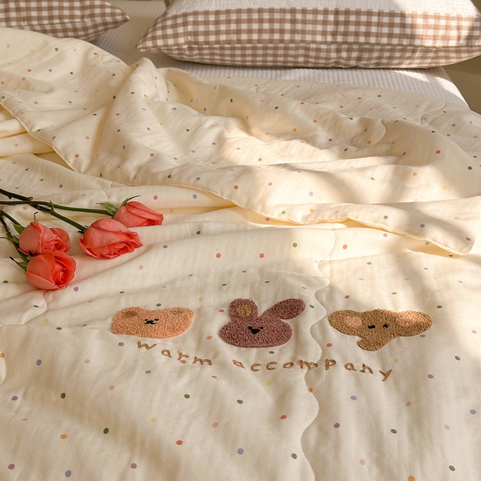 91家纺网 家纺一手货源 找家纺 洋铭区（原狠狠爱） 2025新款双层纱毛巾绣夏被夏凉被空调被 淘淘兔