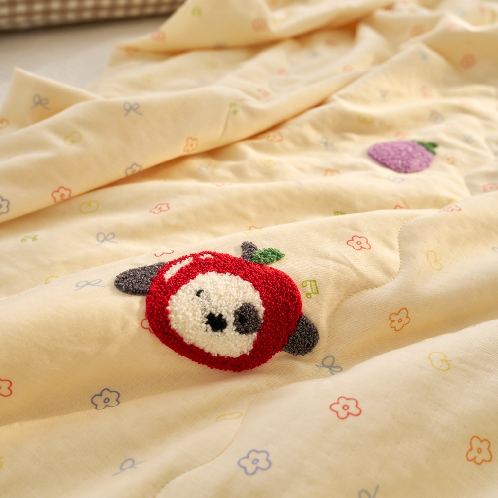 91家纺网 家纺一手货源 找家纺 洋铭区（原狠狠爱） 2025新款双层纱毛巾绣夏被夏凉被空调被 水果乐园