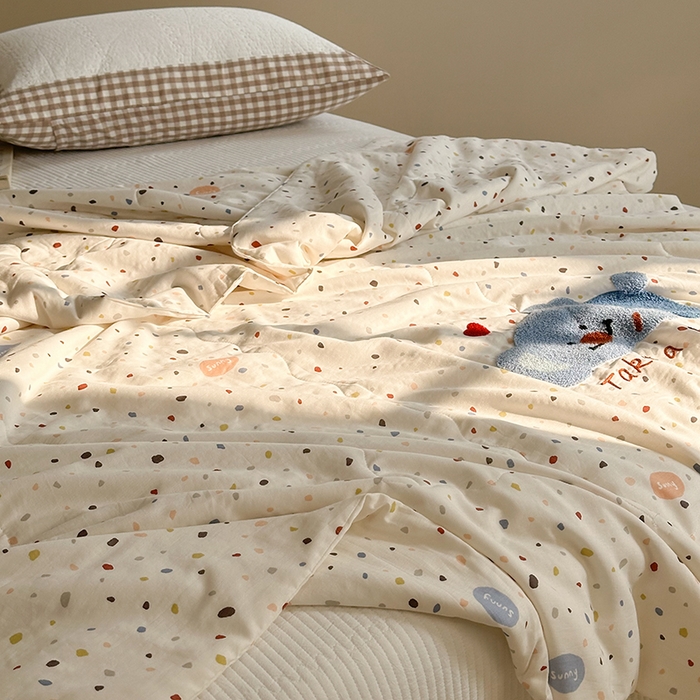 91家纺网 家纺一手货源 找家纺 洋铭区（原狠狠爱） 2025新款双层纱毛巾绣夏被夏凉被空调被 可爱考拉