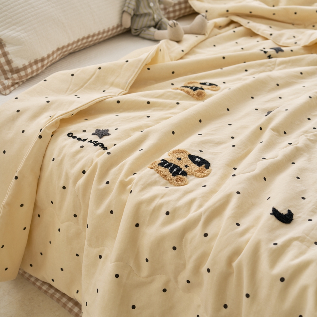 91家纺网 家纺一手货源 找家纺 洋铭区（原狠狠爱） 2025新款双层纱毛巾绣夏被夏凉被空调被 童话熊