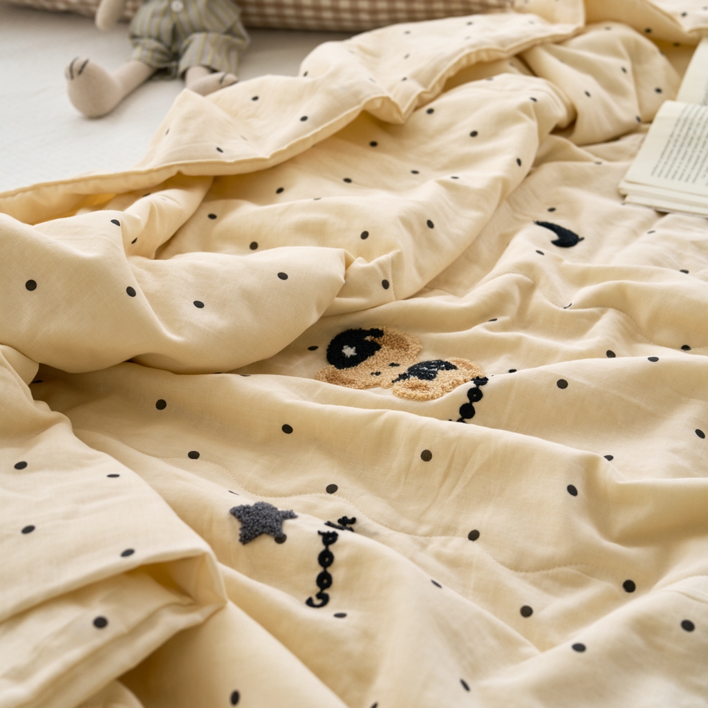 91家纺网 家纺一手货源 找家纺 洋铭区（原狠狠爱） 2025新款双层纱毛巾绣夏被夏凉被空调被 童话熊