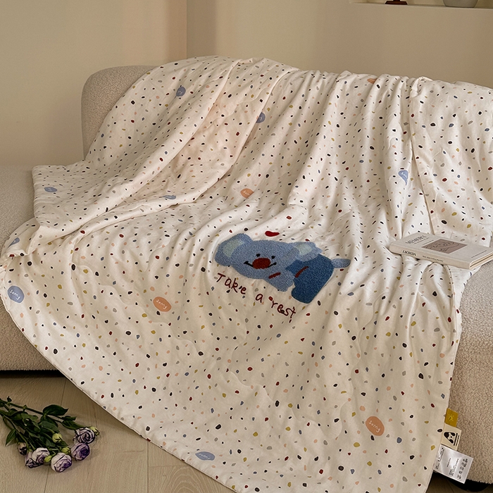 91家纺网 家纺一手货源 找家纺 洋铭区（原狠狠爱） 2025新款双层纱毛巾绣夏被夏凉被空调被 可爱考拉