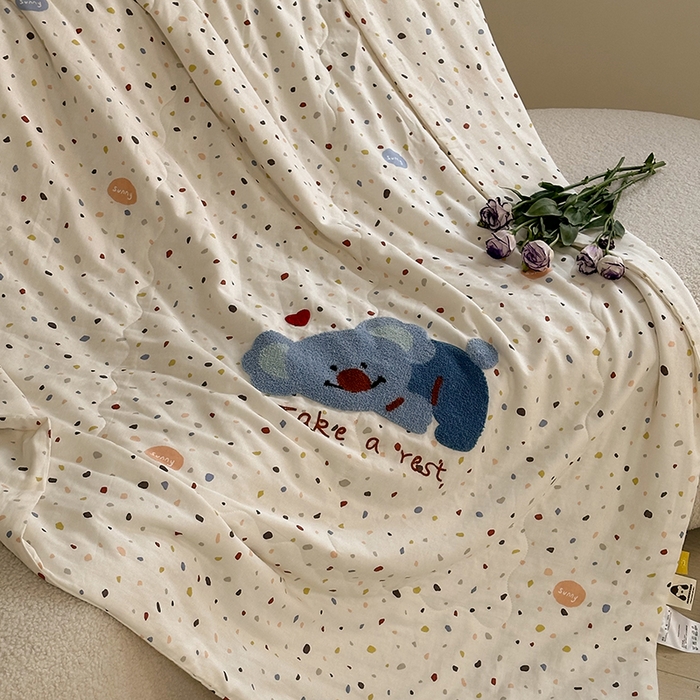 91家纺网 家纺一手货源 找家纺 洋铭区（原狠狠爱） 2025新款双层纱毛巾绣夏被夏凉被空调被 可爱考拉