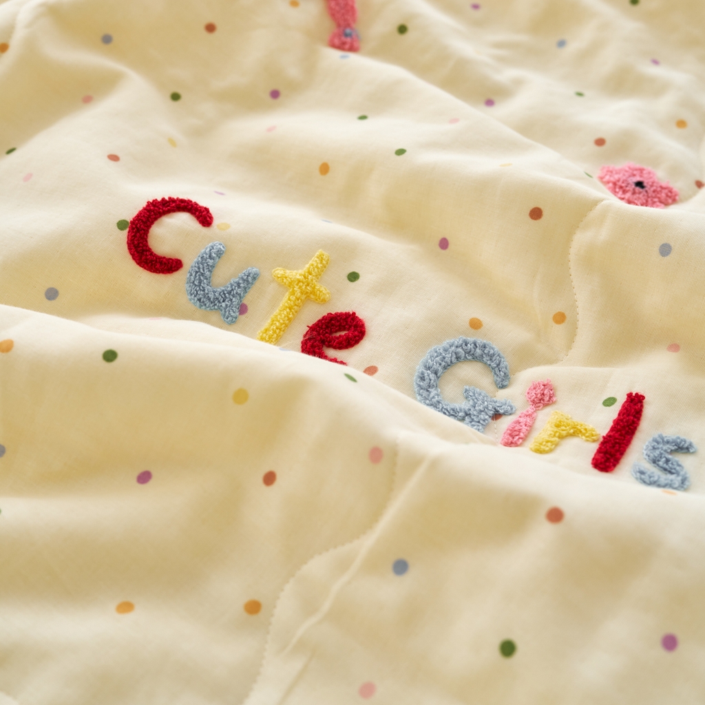 91家纺网 家纺一手货源 找家纺 洋铭区（原狠狠爱） 2025新款双层纱毛巾绣夏被夏凉被空调被 小仙女