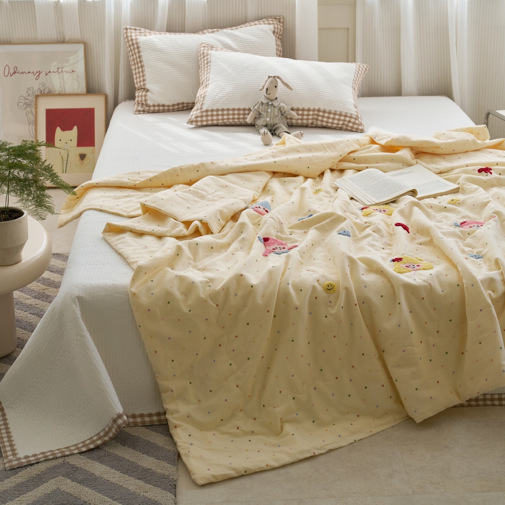 91家纺网 家纺一手货源 找家纺 洋铭区（原狠狠爱） 2025新款双层纱毛巾绣夏被夏凉被空调被 小仙女