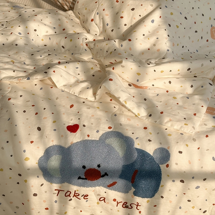 91家纺网 家纺一手货源 找家纺 洋铭区（原狠狠爱） 2025新款双层纱毛巾绣夏被夏凉被空调被 可爱考拉