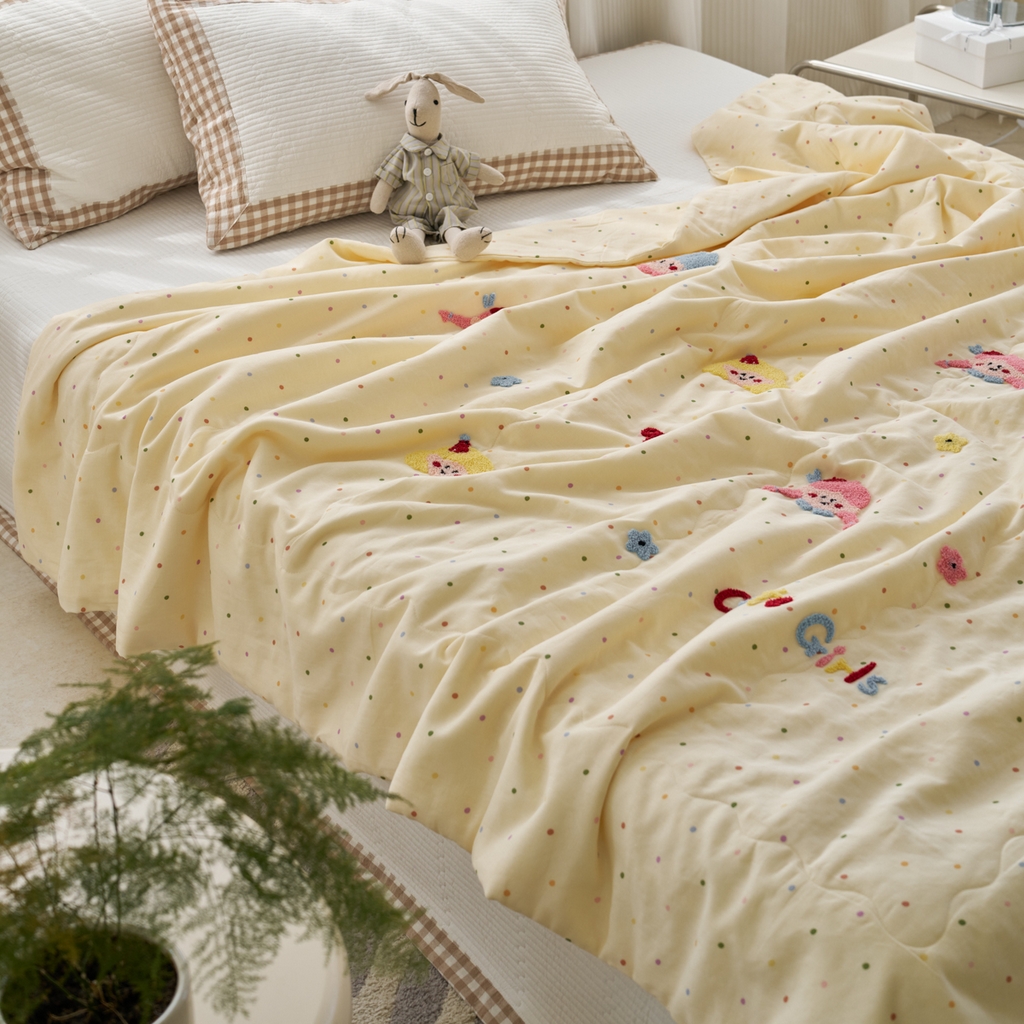 91家纺网 家纺一手货源 找家纺 洋铭区（原狠狠爱） 2025新款双层纱毛巾绣夏被夏凉被空调被 小仙女