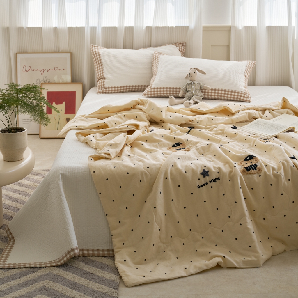 91家纺网 家纺一手货源 找家纺 洋铭区（原狠狠爱） 2025新款双层纱毛巾绣夏被夏凉被空调被 童话熊