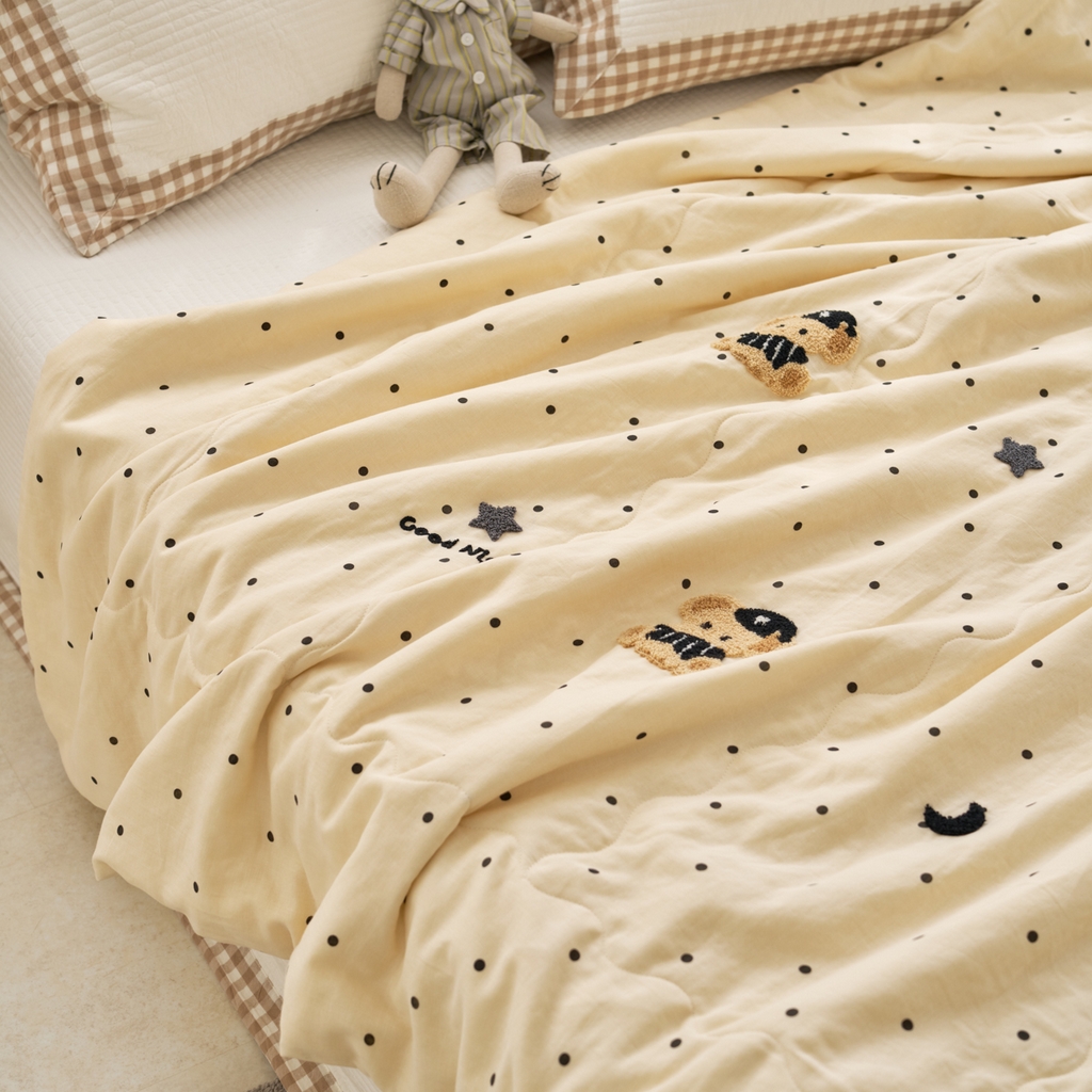 91家纺网 家纺一手货源 找家纺 洋铭区（原狠狠爱） 2025新款双层纱毛巾绣夏被夏凉被空调被 童话熊