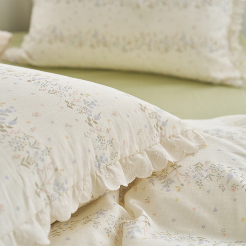 91家纺网 家纺一手货源 找家纺 洋铭区（原狠狠爱） 2025新款花边全棉双层纱四件套 田野青青