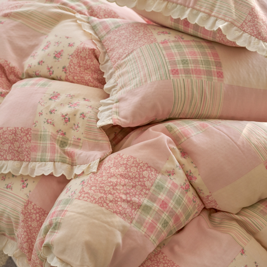 91家纺网 家纺一手货源 找家纺 洋铭区（原狠狠爱） 2025新款花边全棉双层纱四件套 花茶粉格