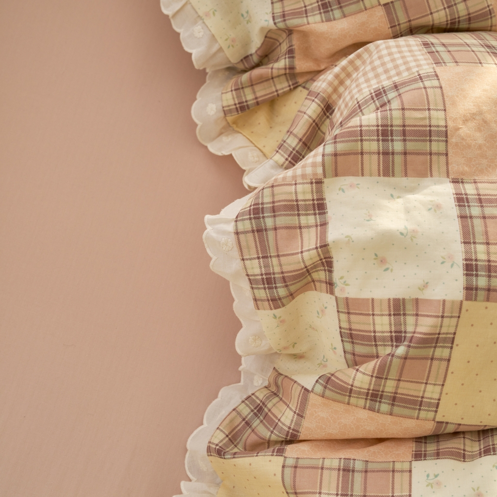 91家纺网 家纺一手货源 找家纺 洋铭区（原狠狠爱） 2025新款花边全棉双层纱四件套 罗马咖格