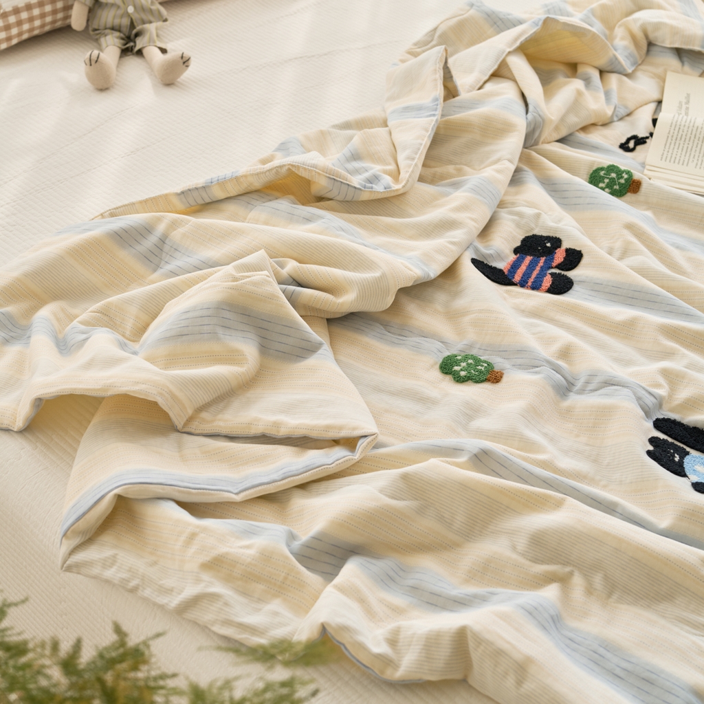 91家纺网 家纺一手货源 找家纺 洋铭区（原狠狠爱） 2025新款双层纱毛巾绣夏被夏凉被空调被 告白小猫