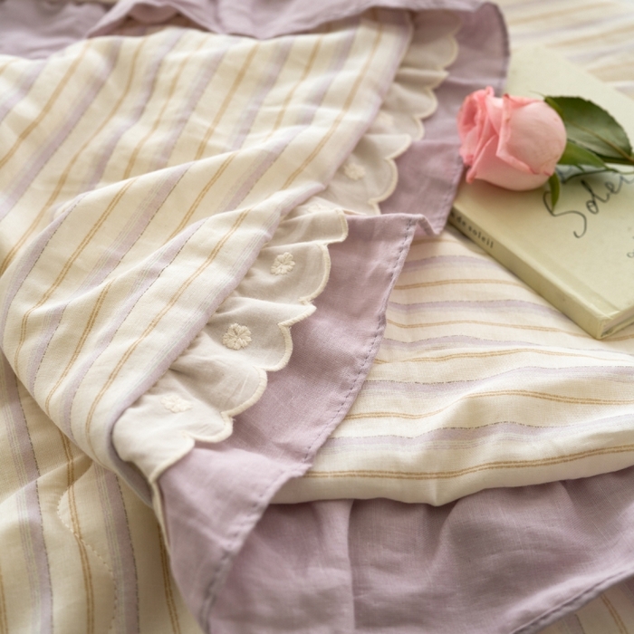 91家纺网 家纺一手货源 找家纺 洋铭区（原狠狠爱） 2025新款A类双层纱双层花边款系列夏被夏凉被空调被 芋泥紫条