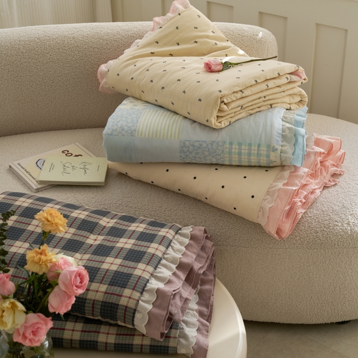 91家纺网 家纺一手货源 找家纺 洋铭区（原狠狠爱） 2025新款A类双层纱双层花边款系列夏被夏凉被空调被 叠拍图