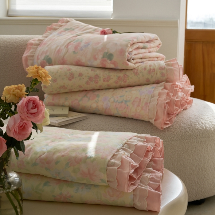 91家纺网 家纺一手货源 找家纺 洋铭区（原狠狠爱） 2025新款A类双层纱双层花边款系列夏被夏凉被空调被 叠拍图