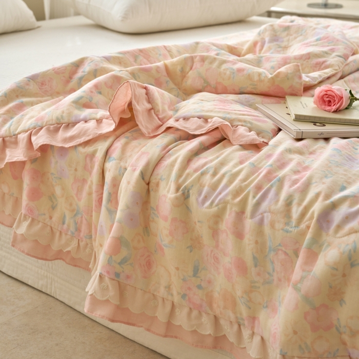 91家纺网 家纺一手货源 找家纺 洋铭区（原狠狠爱） 2025新款A类双层纱双层花边款系列夏被夏凉被空调被 飞燕粉花