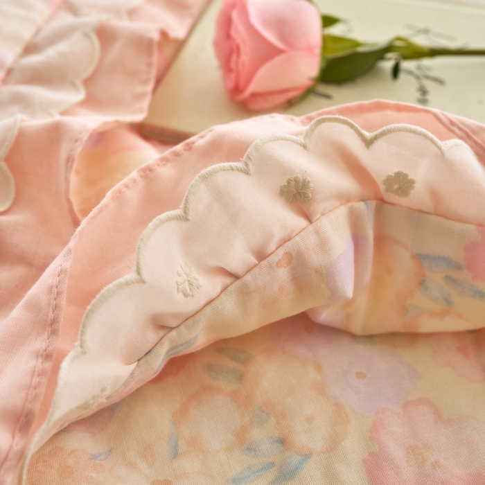 91家纺网 家纺一手货源 找家纺 洋铭区（原狠狠爱） 2025新款A类双层纱双层花边款系列夏被夏凉被空调被 飞燕粉花