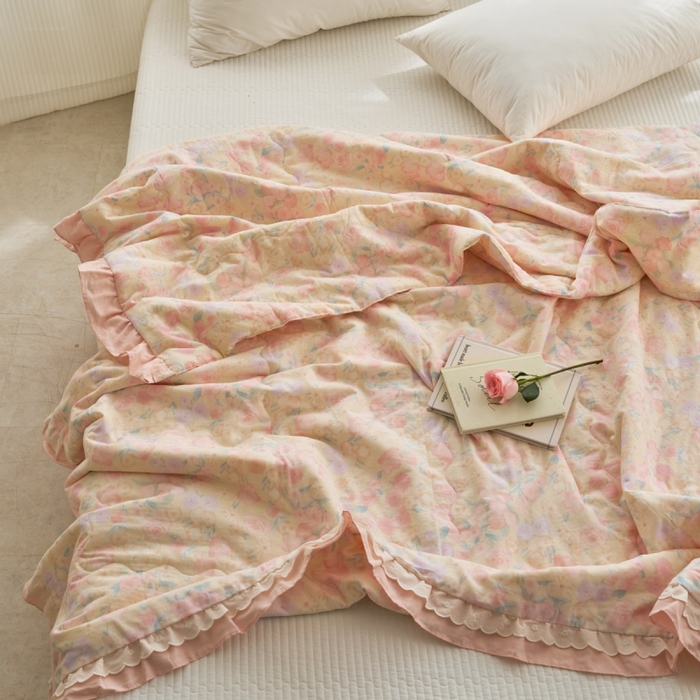 91家纺网 家纺一手货源 找家纺 洋铭区（原狠狠爱） 2025新款A类双层纱双层花边款系列夏被夏凉被空调被 飞燕粉花