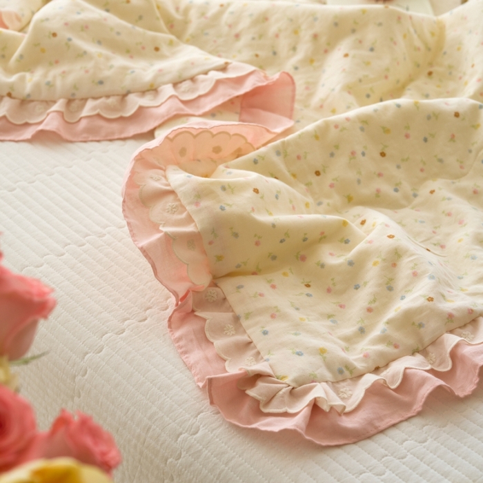 91家纺网 家纺一手货源 找家纺 洋铭区（原狠狠爱） 2025新款A类双层纱双层花边款系列夏被夏凉被空调被 初夏碎花