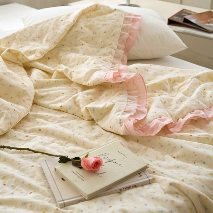 91家纺网 家纺一手货源 找家纺 洋铭区（原狠狠爱） 2025新款A类双层纱双层花边款系列夏被夏凉被空调被 初夏碎花