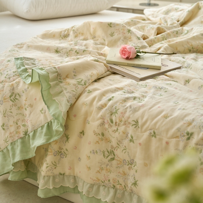 91家纺网 家纺一手货源 找家纺 洋铭区（原狠狠爱） 2025新款A类双层纱双层花边款系列夏被夏凉被空调被 春日樱草